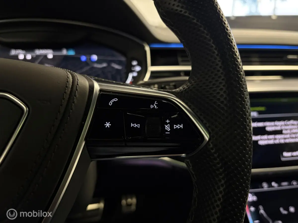 60 TFSI S-LINE 4WS / BLACK OPTIC+ / MATRIX / BOWERS & WILKINS / 21" / PANO / VALCONA / SFEER / STOELVERW. / STOELKOELING /