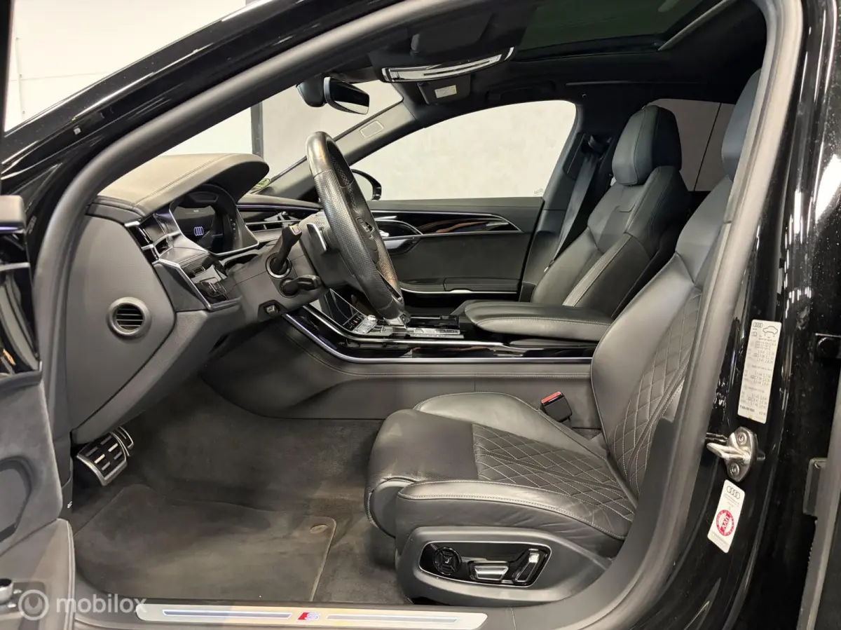 60 TFSI S-LINE 4WS / BLACK OPTIC+ / MATRIX / BOWERS & WILKINS / 21" / PANO / VALCONA / SFEER / STOELVERW. / STOELKOELING /