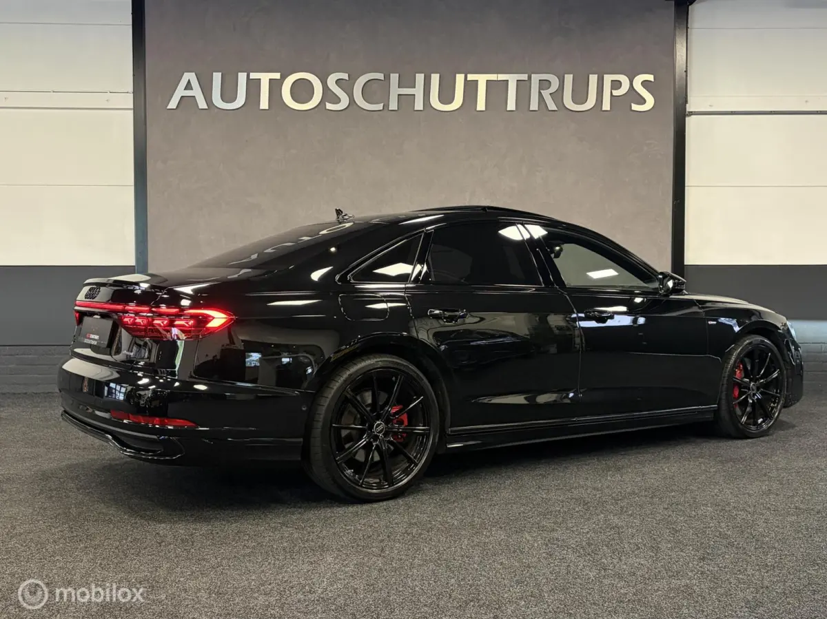 60 TFSI S-LINE 4WS / BLACK OPTIC+ / MATRIX / BOWERS & WILKINS / 21" / PANO / VALCONA / SFEER / STOELVERW. / STOELKOELING /