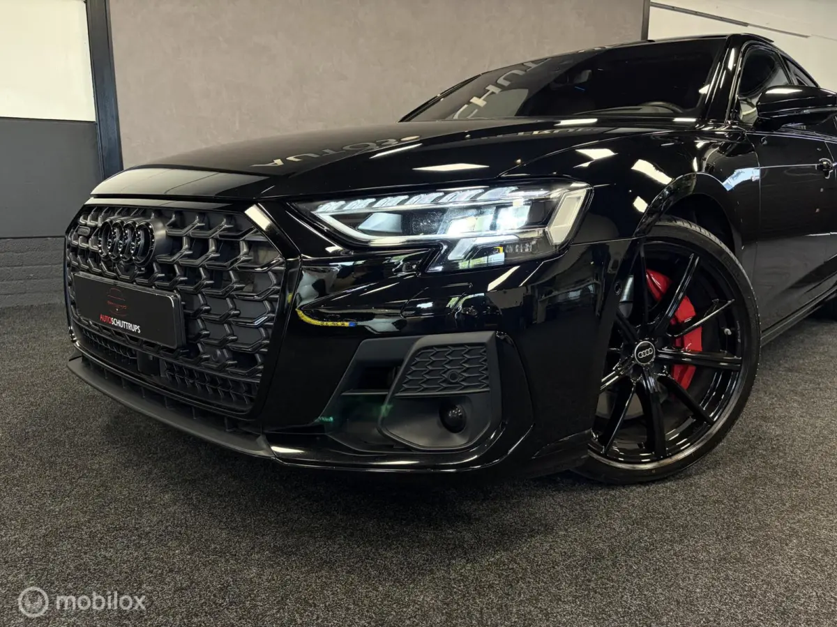 60 TFSI S-LINE 4WS / BLACK OPTIC+ / MATRIX / BOWERS & WILKINS / 21" / PANO / VALCONA / SFEER / STOELVERW. / STOELKOELING /