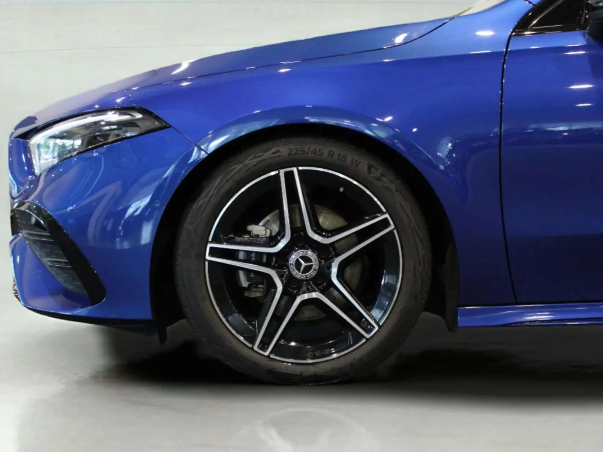 180 Star Edition AMG Line | Panorama dak