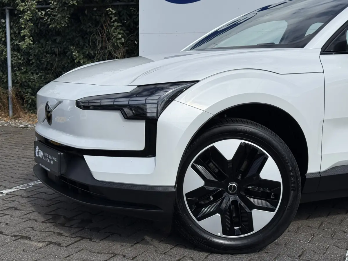Single Motor Extended Range Core 69 kWh | ACC | Parelmoer | Camera | 18 inch