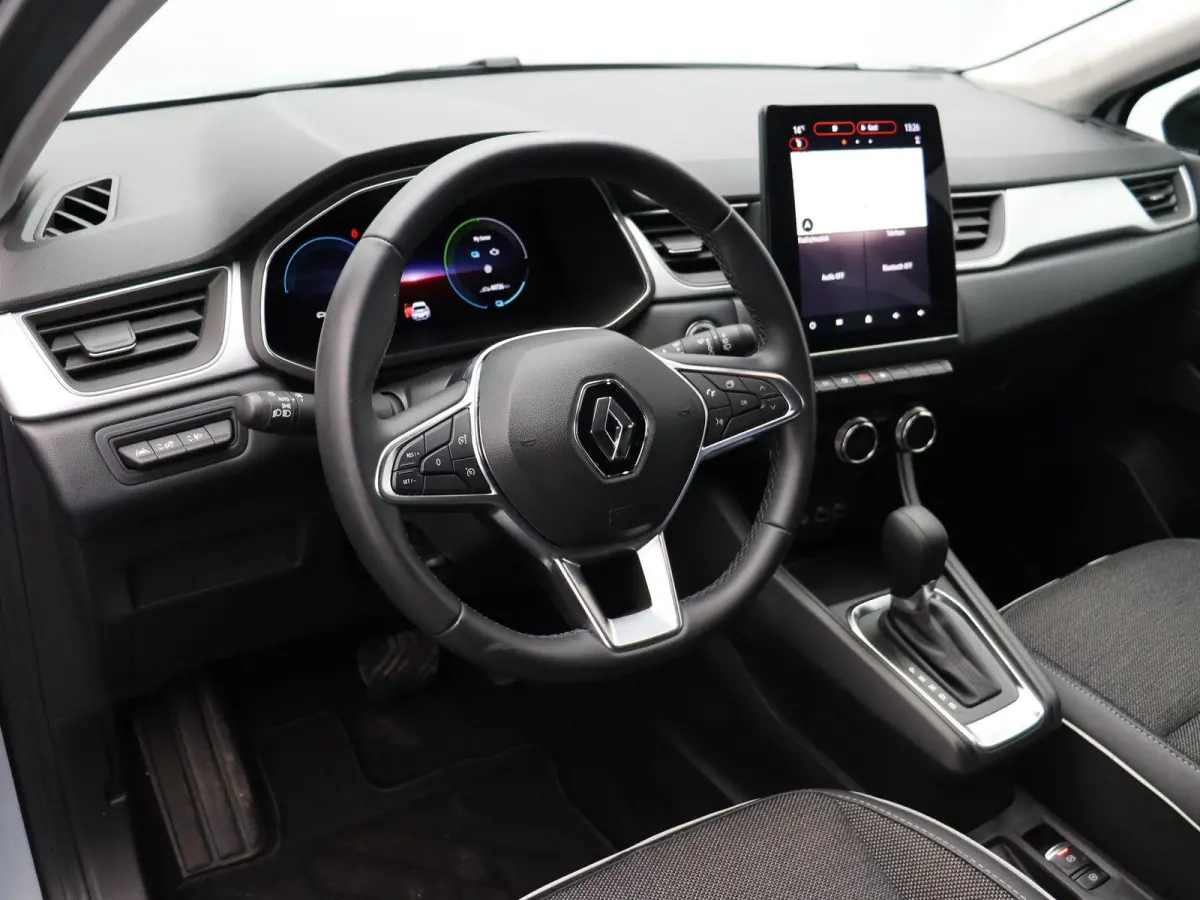 E-Tech Hybrid 145pk Techno | Grootscherm navigatie | Digitaal dashboard | Achteruitrijcamera | Parkeersensoren voor/achter |