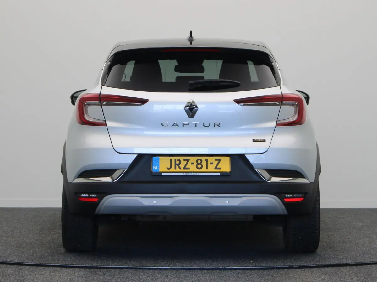 E-Tech Hybrid 145pk Techno | Grootscherm navigatie | Digitaal dashboard | Achteruitrijcamera | Parkeersensoren voor/achter |