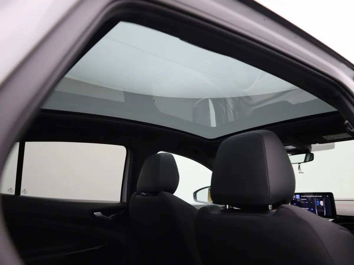 ID.5 GTX 77 kWh 299 PK| Dealeronderhouden | Warmtepomp | Trekhaak | Panoramdak | Navigatie | Achteruitrijcamera | Stoelverwarming | Stuurwielverwarming