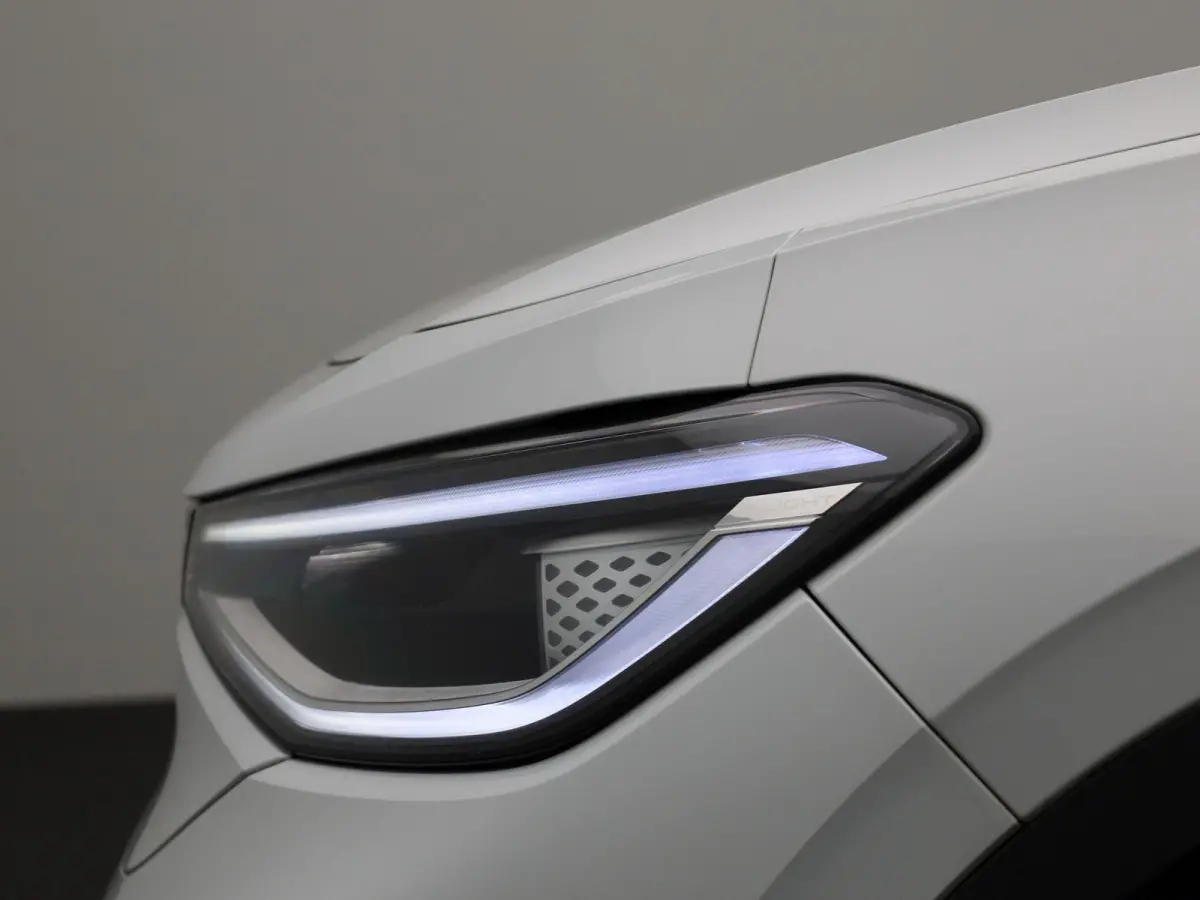ID.5 GTX 77 kWh 299 PK| Dealeronderhouden | Warmtepomp | Trekhaak | Panoramdak | Navigatie | Achteruitrijcamera | Stoelverwarming | Stuurwielverwarming