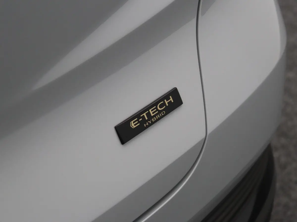 1.8 E-Tech full hybrid 160 techno | Automaat | Climate Control | Cruise Control |