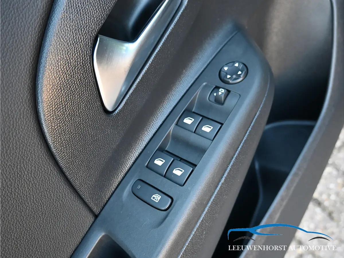1.2 Level 4, climate, cruise, camera, LED, Apple Car Play, laneassist, NL- dealerauto