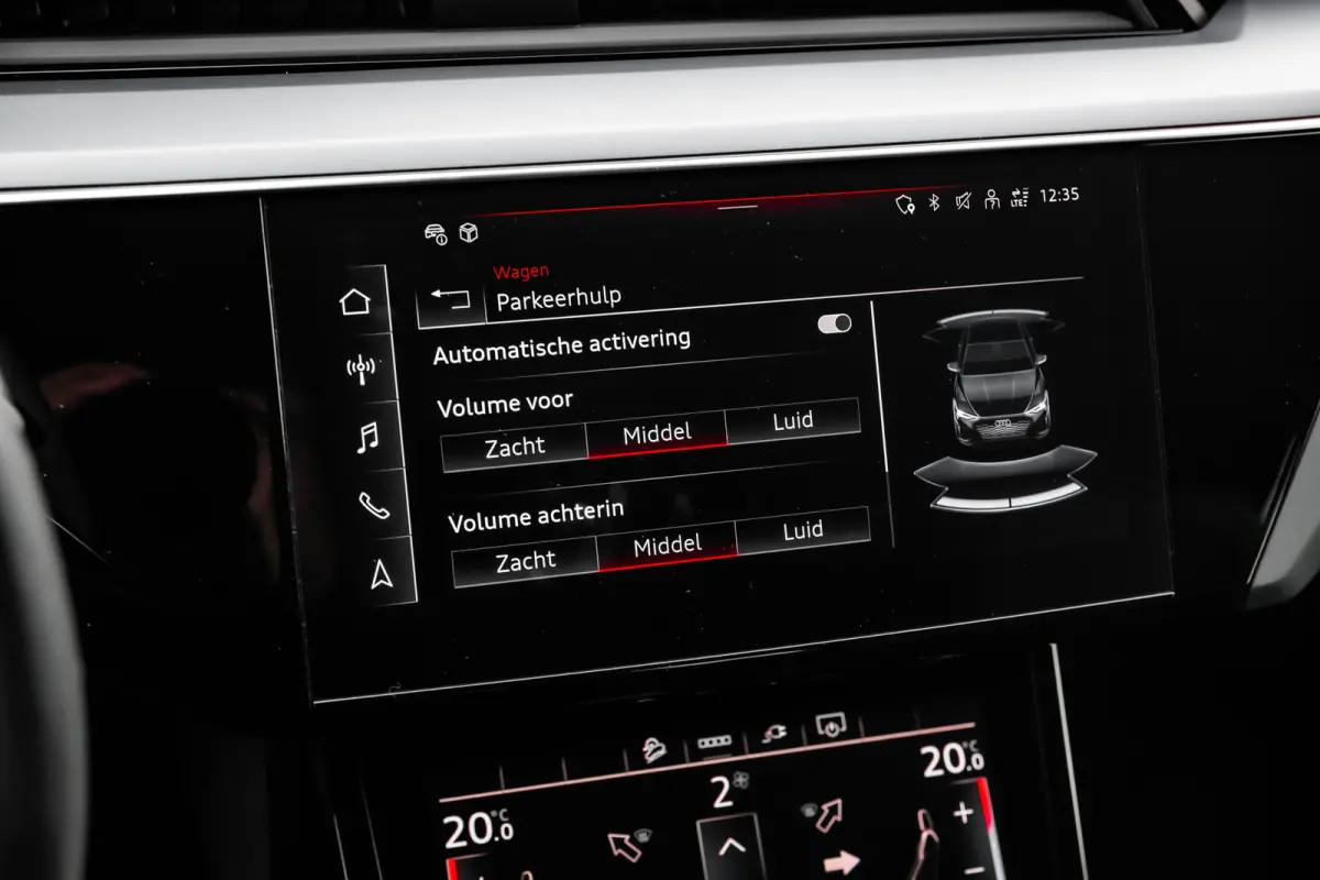 55 quattro Edition 115 kWh | Achteruitrijcamera | Bang & Olufsen | Stoelverwarming | | Achteruitrijcamera | Buitenspiegels elektr. met geheugen | Buitenspiegels elektrisch inklapbaar