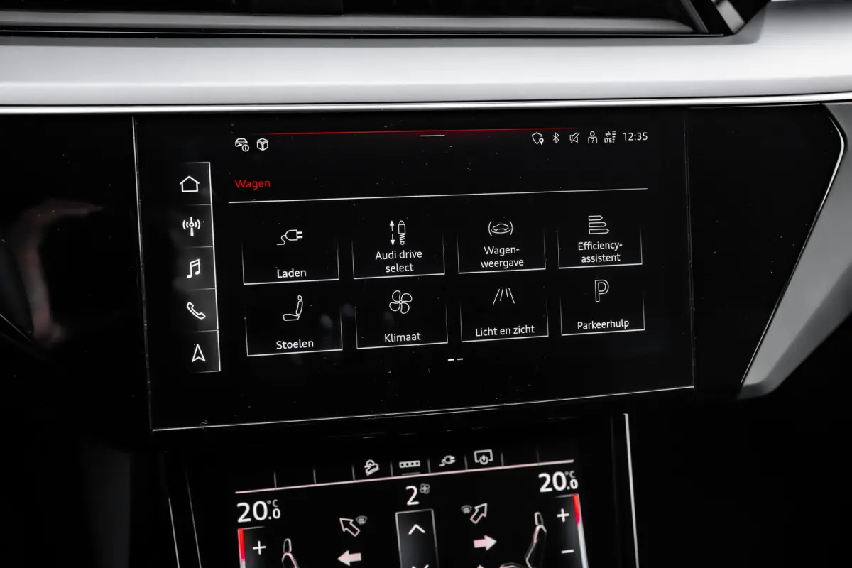 55 quattro Edition 115 kWh | Achteruitrijcamera | Bang & Olufsen | Stoelverwarming | | Achteruitrijcamera | Buitenspiegels elektr. met geheugen | Buitenspiegels elektrisch inklapbaar