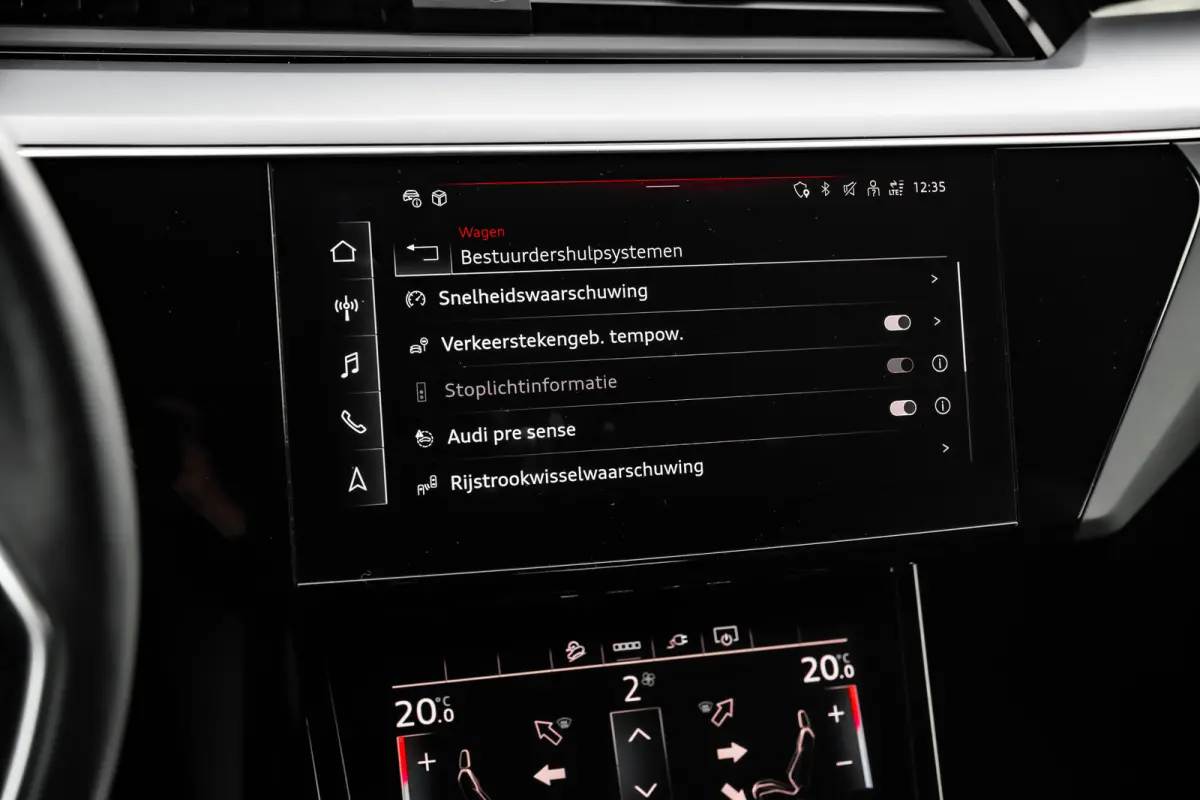 55 quattro Edition 115 kWh | Achteruitrijcamera | Bang & Olufsen | Stoelverwarming | | Achteruitrijcamera | Buitenspiegels elektr. met geheugen | Buitenspiegels elektrisch inklapbaar
