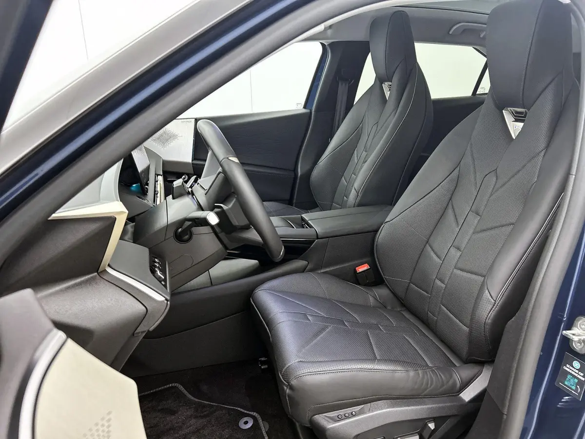 AWD Long Range Étoile Absolute Comfort Tech 97 kWh | 360 Camera | Adaptieve Cruise Control | Head-Up Display | Climate Control | Glazendak | Afneembare Trekhaak | Elektrische Klep | Elektri
