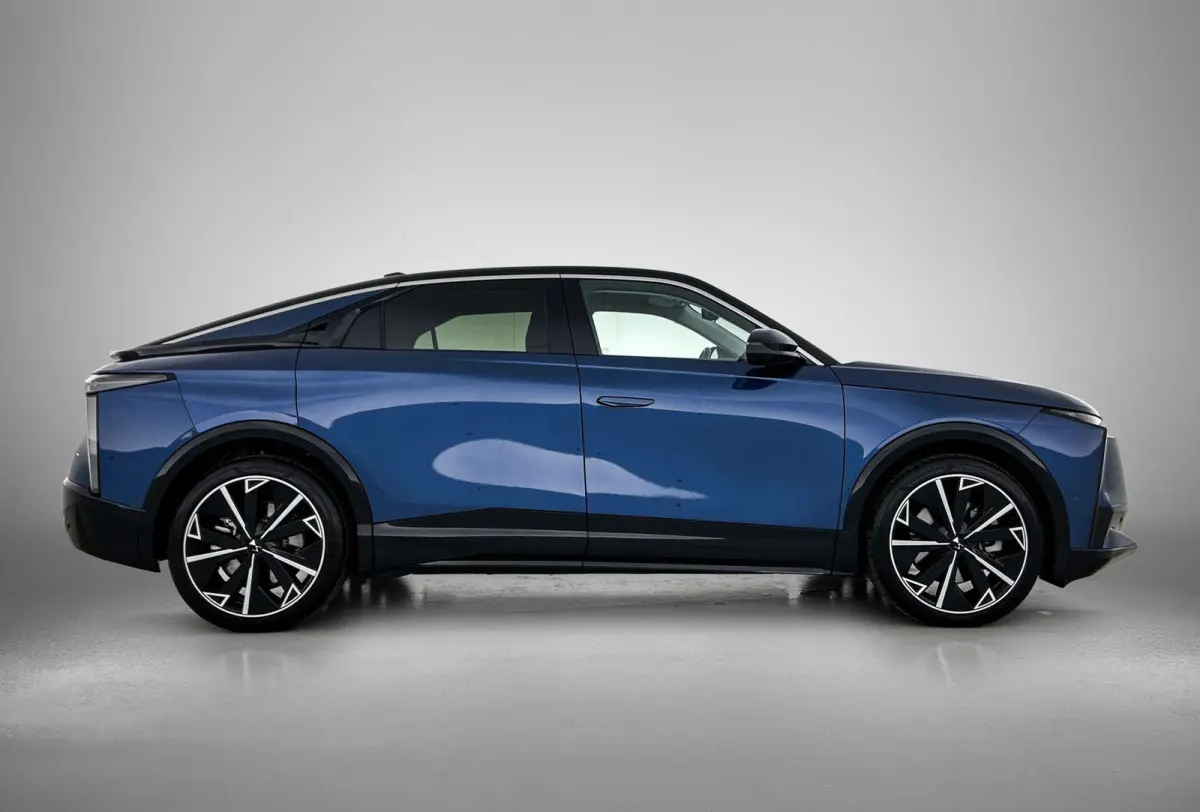 AWD Long Range Étoile Absolute Comfort Tech 97 kWh | 360 Camera | Adaptieve Cruise Control | Head-Up Display | Climate Control | Glazendak | Afneembare Trekhaak | Elektrische Klep | Elektri
