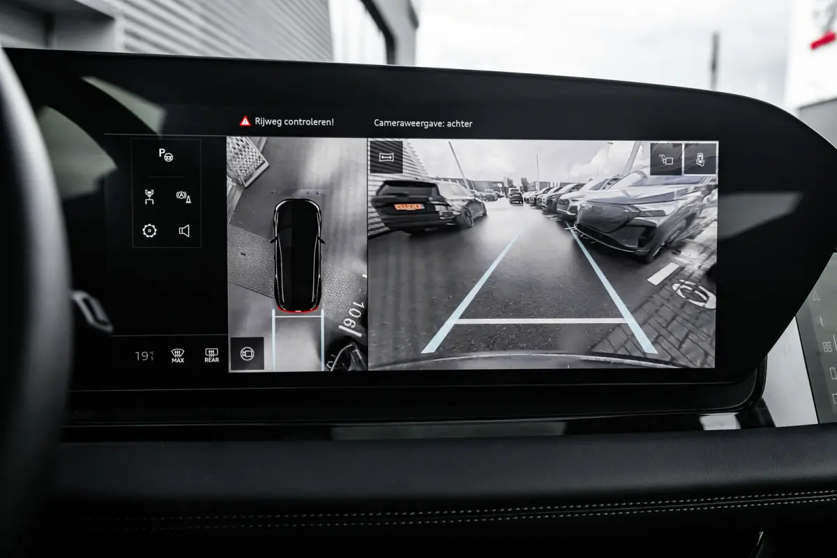 edition performance 100 kWh | Panoramadak | 360 Camera | Trekhaak | Memory | | Apple Carplay/Android Auto|telefoonintegratie premium | Elektrisch bedienbare achterklep | Full-LED koplampen