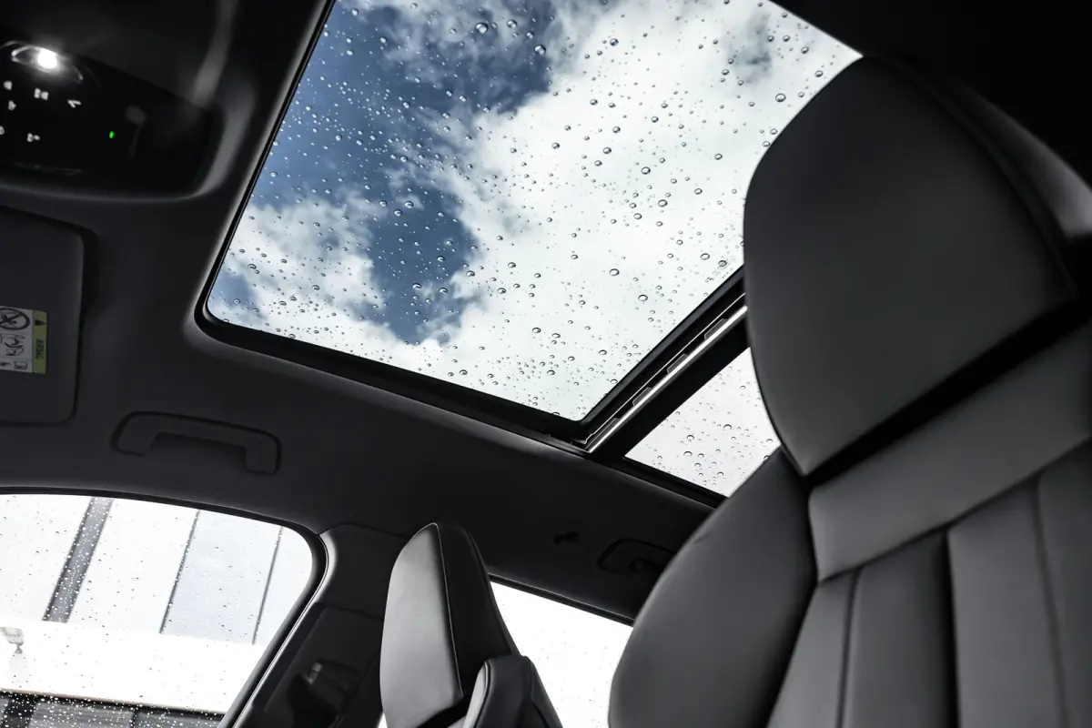 edition performance 100 kWh | Panoramadak | 360 Camera | Trekhaak | Memory | | Apple Carplay/Android Auto|telefoonintegratie premium | Elektrisch bedienbare achterklep | Full-LED koplampen