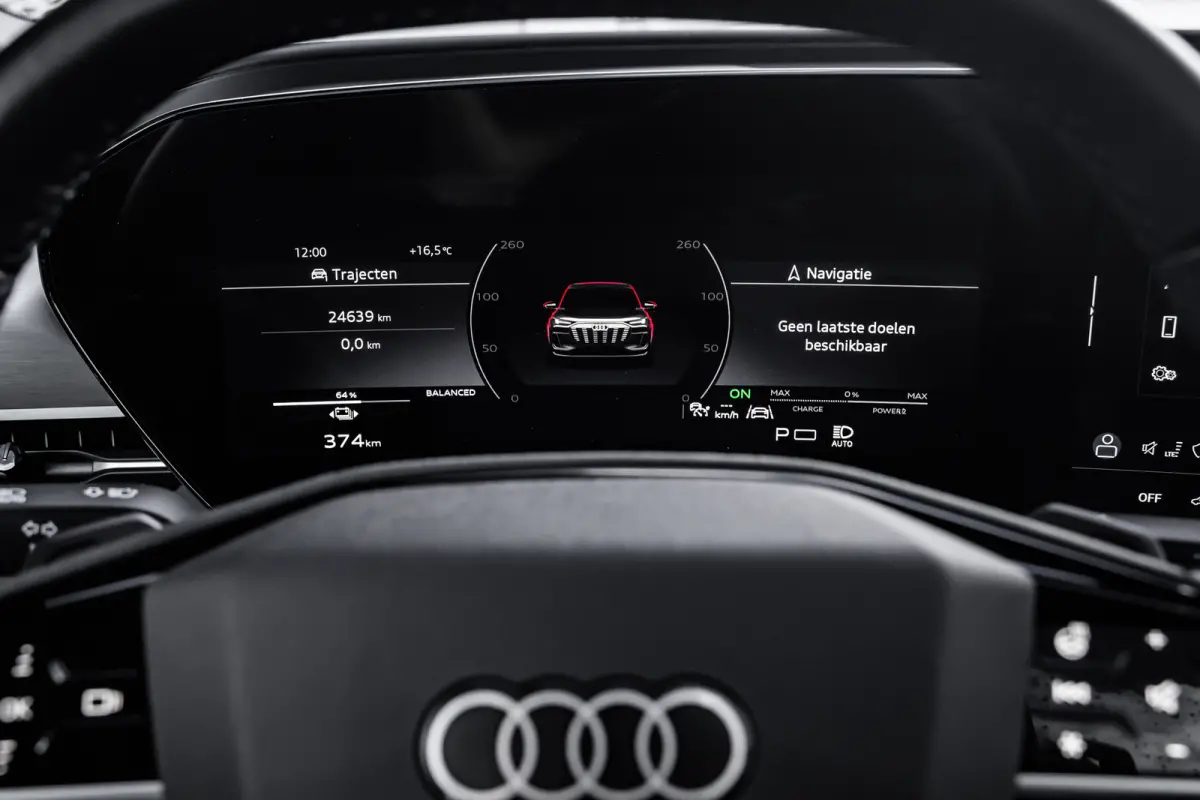 edition performance 100 kWh | Panoramadak | 360 Camera | Trekhaak | Memory | | Apple Carplay/Android Auto|telefoonintegratie premium | Elektrisch bedienbare achterklep | Full-LED koplampen