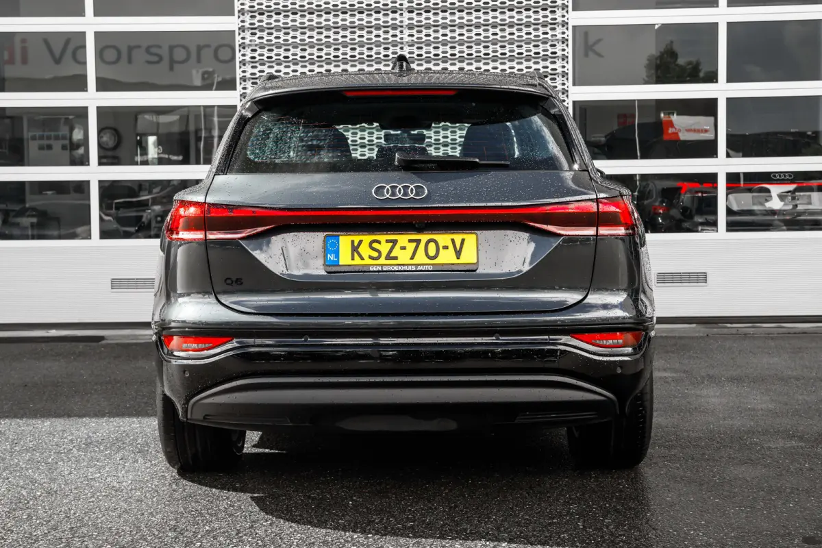 edition performance 100 kWh | Panoramadak | 360 Camera | Trekhaak | Memory | | Apple Carplay/Android Auto|telefoonintegratie premium | Elektrisch bedienbare achterklep | Full-LED koplampen