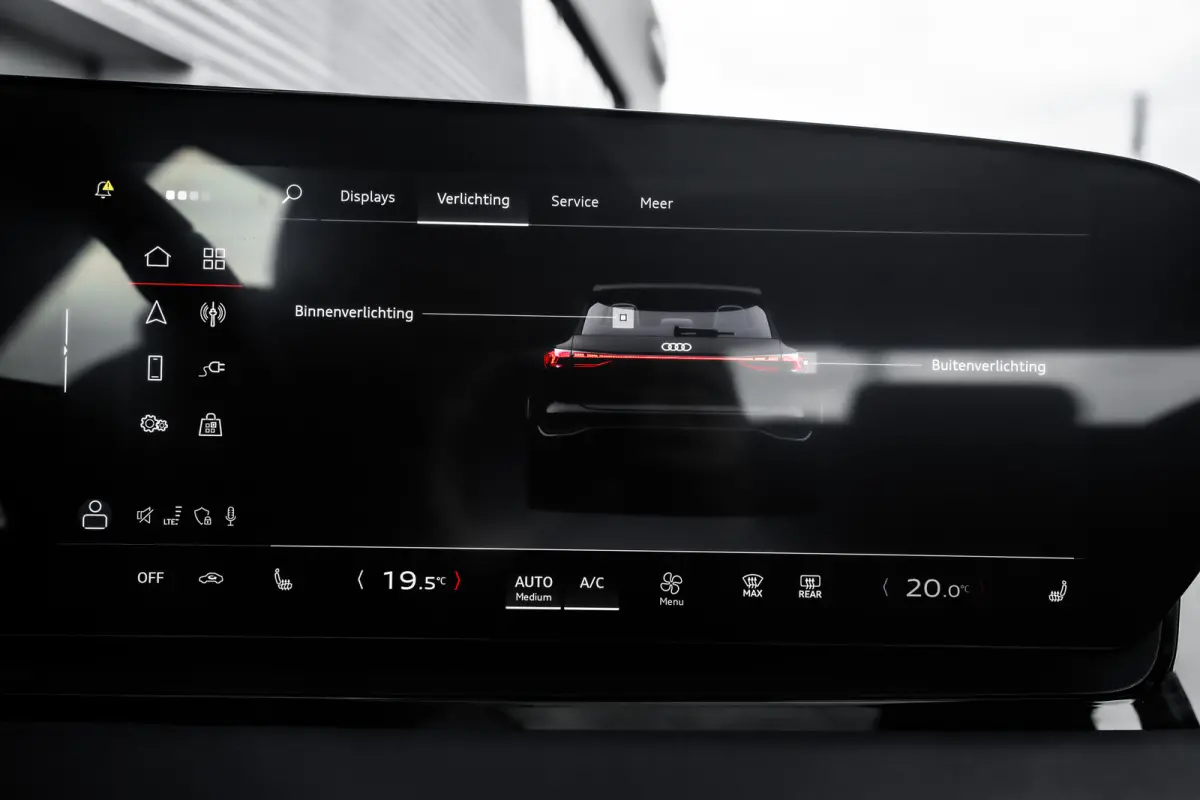 edition performance 100 kWh | Panoramadak | 360 Camera | Trekhaak | Memory | | Apple Carplay/Android Auto|telefoonintegratie premium | Elektrisch bedienbare achterklep | Full-LED koplampen
