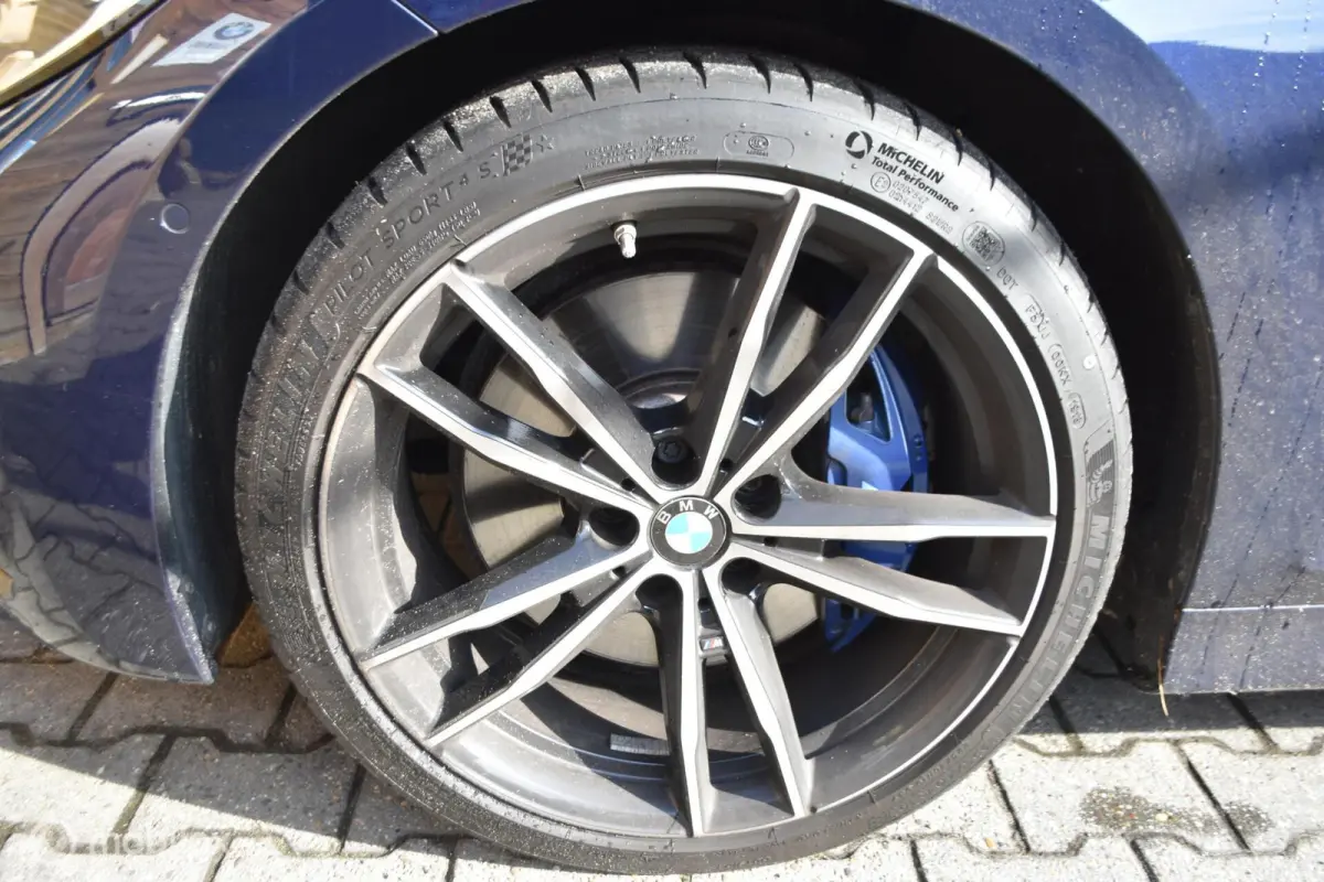 330i High Exe Edition M sport