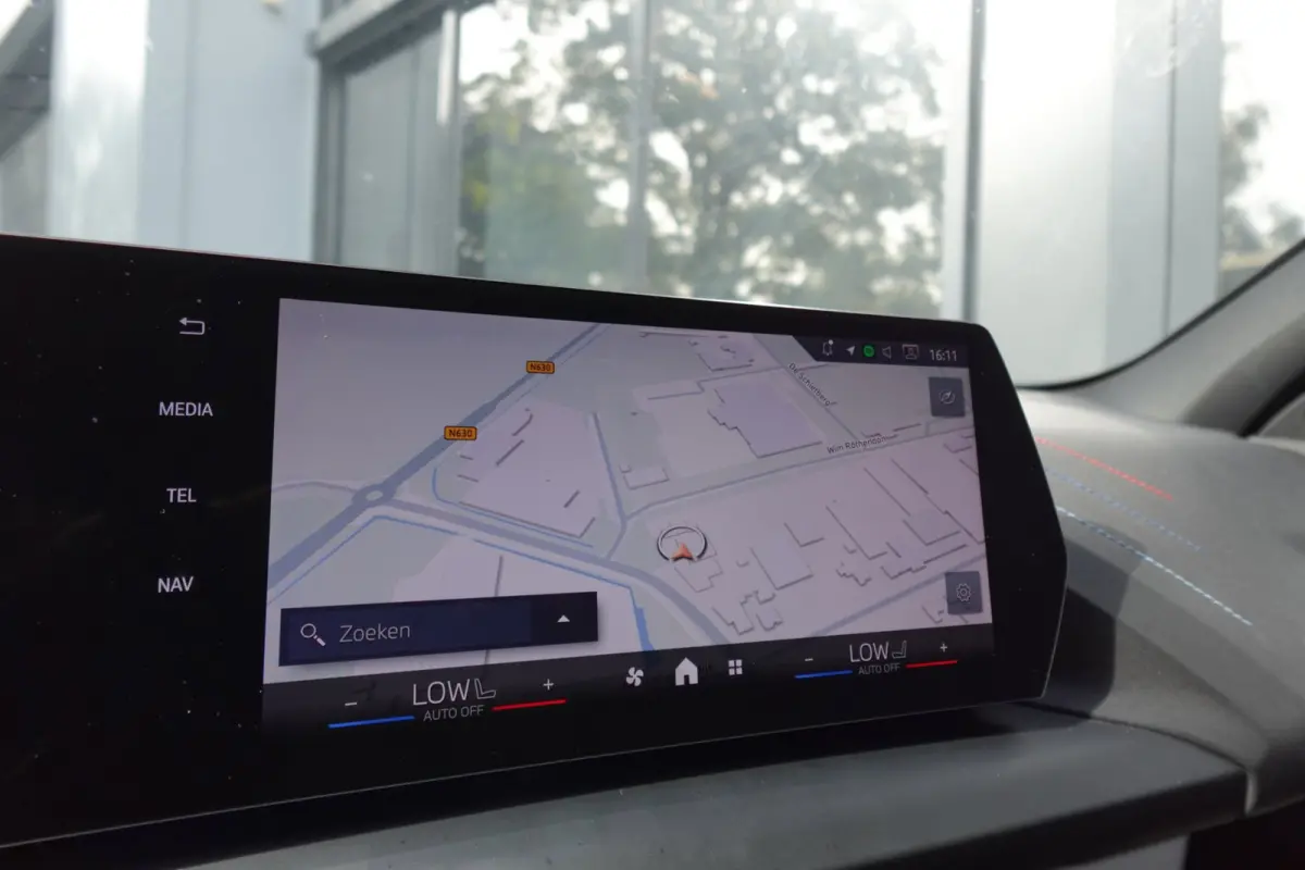 120 M Sport Design Edition PANO KEYLESS CAM