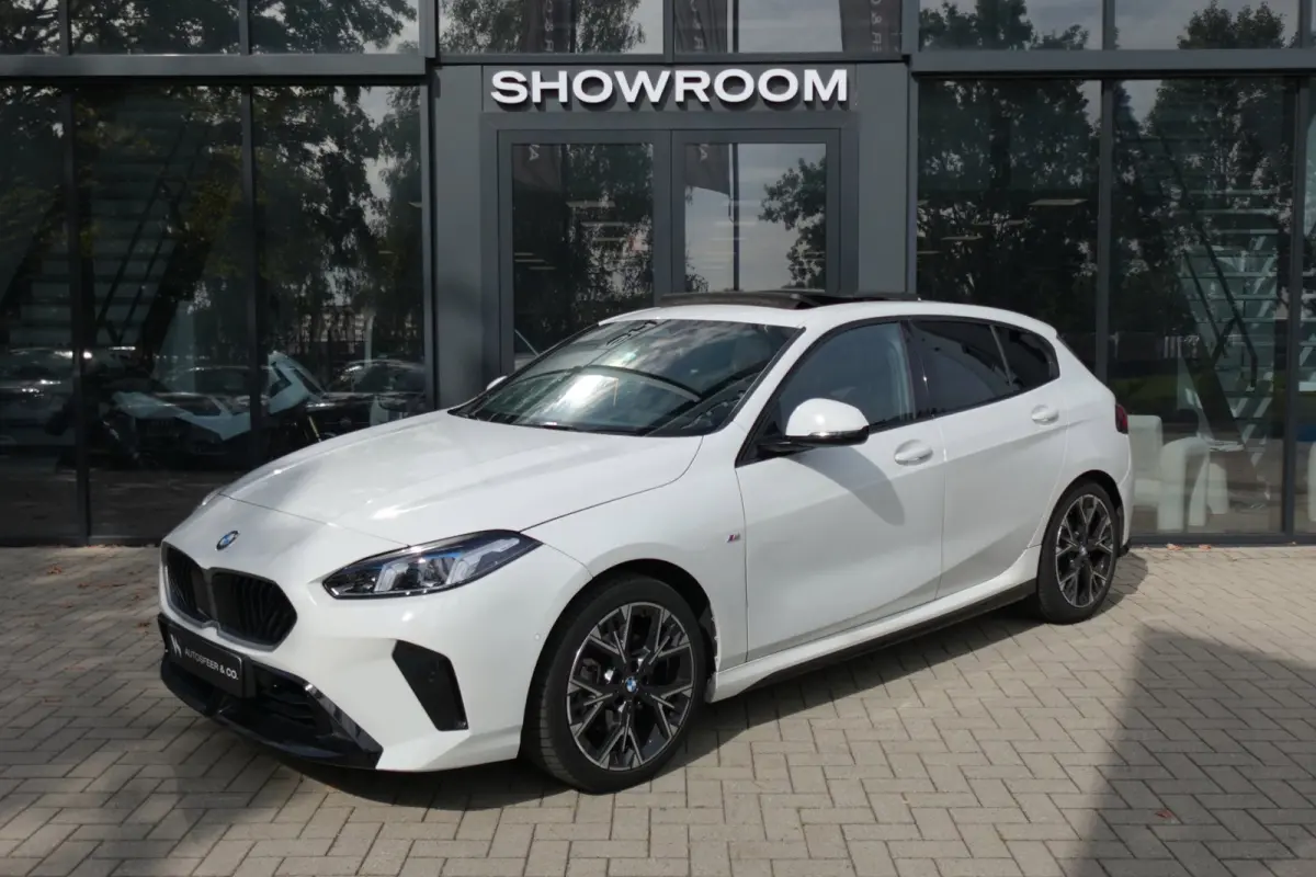 120 M Sport Design Edition PANO KEYLESS CAM
