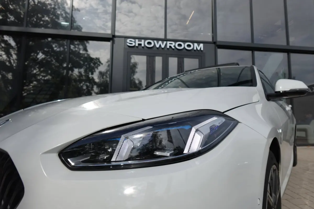120 M Sport Design Edition PANO KEYLESS CAM