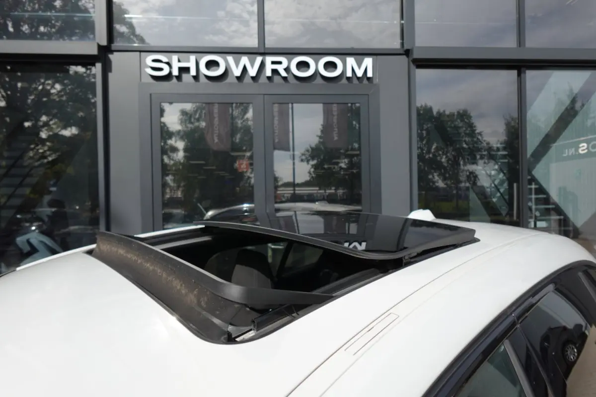 120 M Sport Design Edition PANO KEYLESS CAM