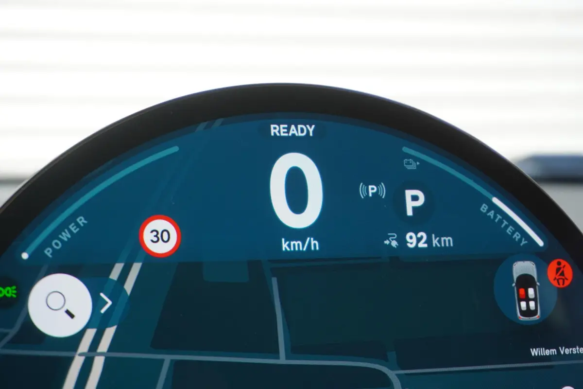 Cooper E John Cooper Works Pakket XL | Glazen Panoramadak | Elektrisch verstelbare stoelen met massage | Harman Kardon | Head-Up Display | Stuur- & Stoelverwarming | Active Cruise Control | 