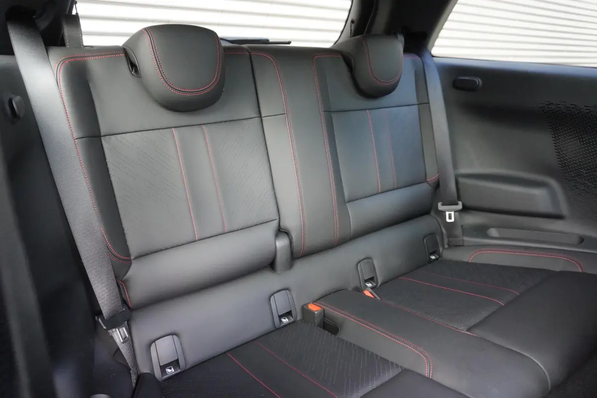 Cooper E John Cooper Works Pakket XL | Glazen Panoramadak | Elektrisch verstelbare stoelen met massage | Harman Kardon | Head-Up Display | Stuur- & Stoelverwarming | Active Cruise Control | 