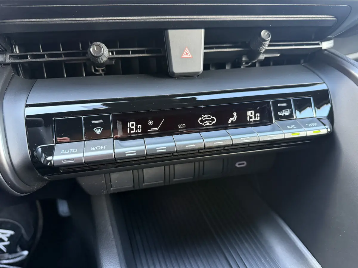 1.8 Hybrid 140 Dynamic Apple/Camera