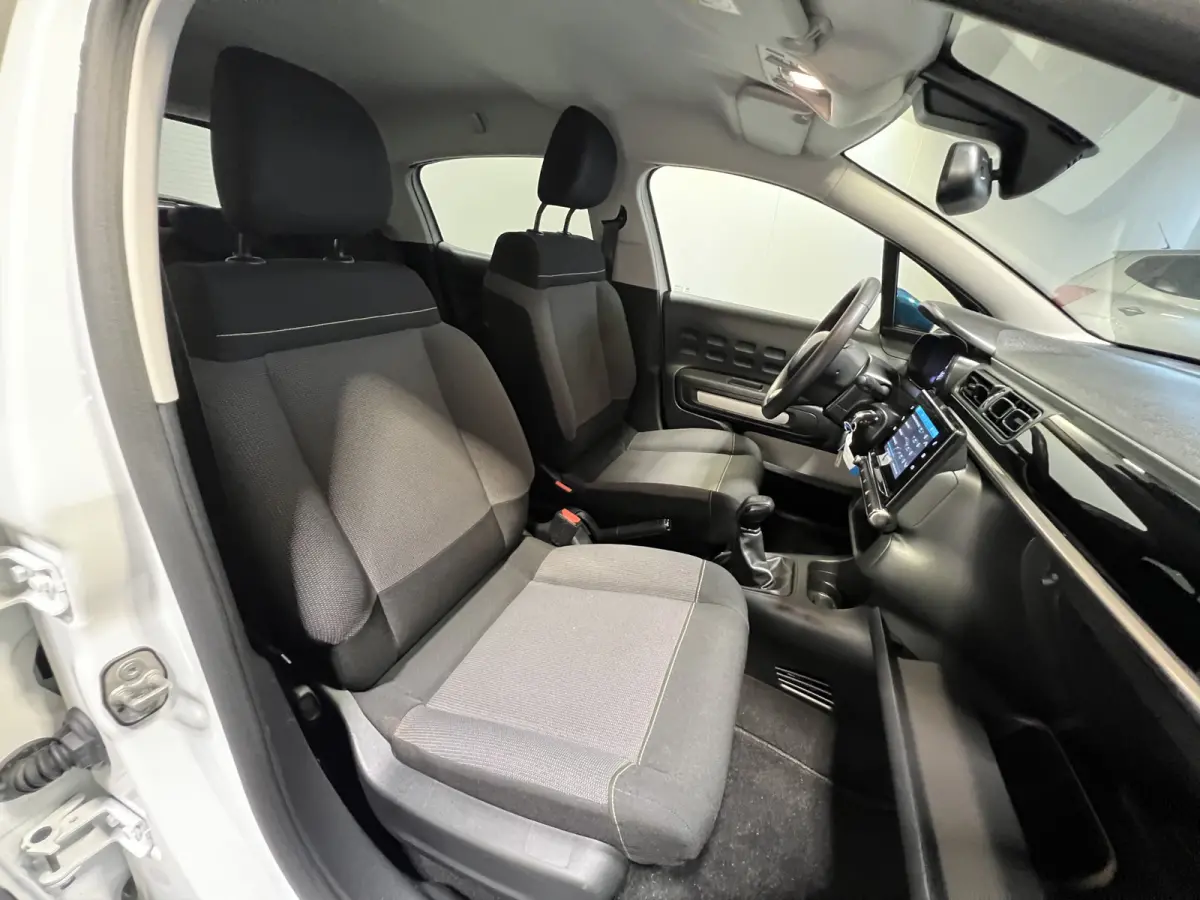 1.2 PureTech Feel | Navigatie/Android/Apple Carplay | Parkeersensoren Achter | Cruise Control | Airco Automatisch |