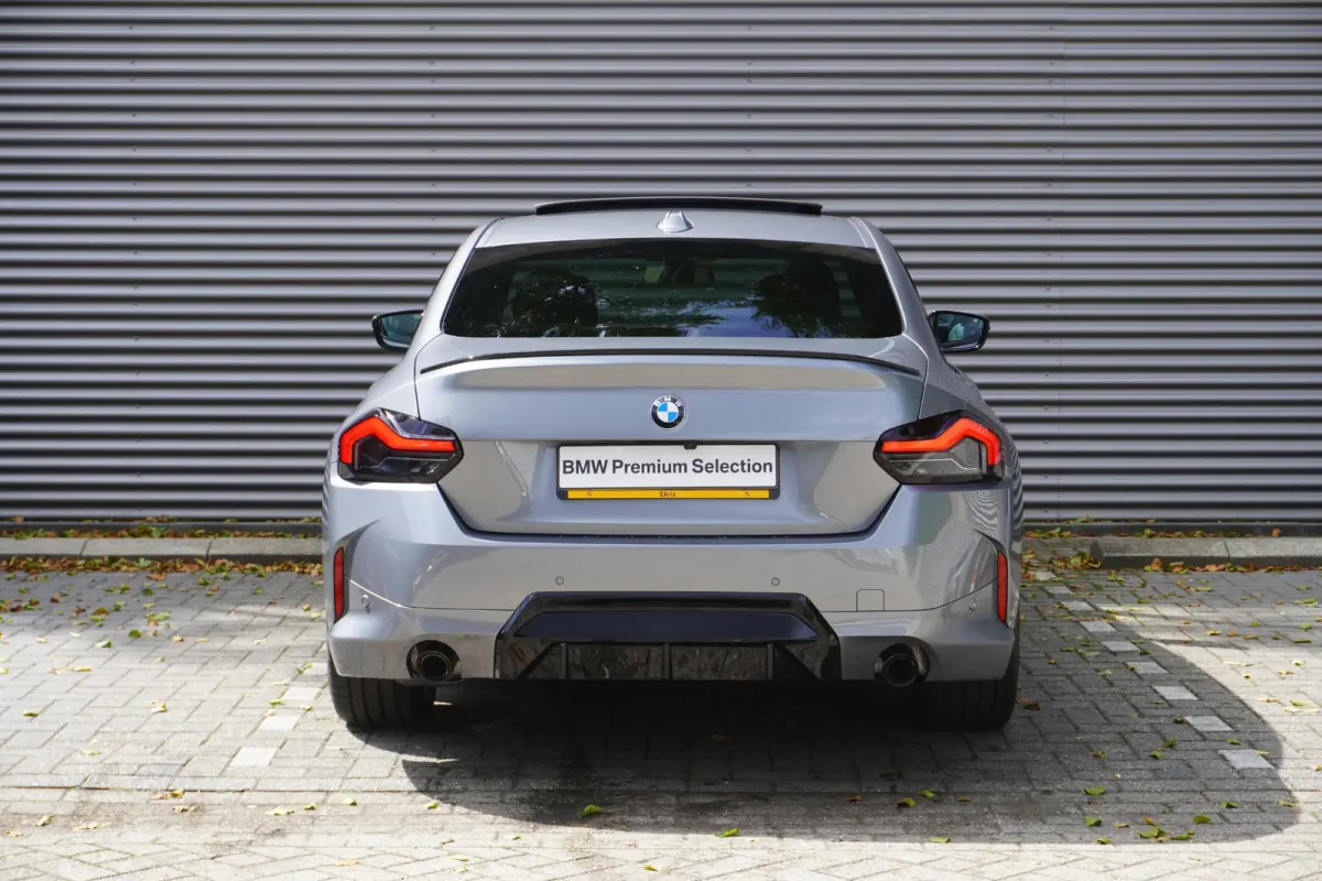 218i M Sportpakket Pro | Stuurwielrand verwarmd |  Elektrisch bediend glazen schuif-/kanteldak | HIFI System Harman Kardon | Premium Pack | Leder Vernasca Schwarz