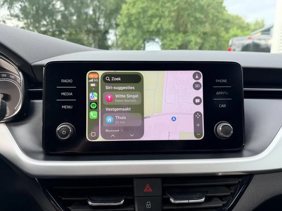 1.0 TSI Sport Business | Automaat | Stoelverwarming | Carplay | Dealer Onderhouden