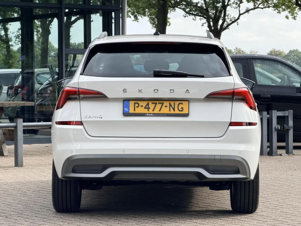 1.0 TSI Sport Business | Automaat | Stoelverwarming | Carplay | Dealer Onderhouden