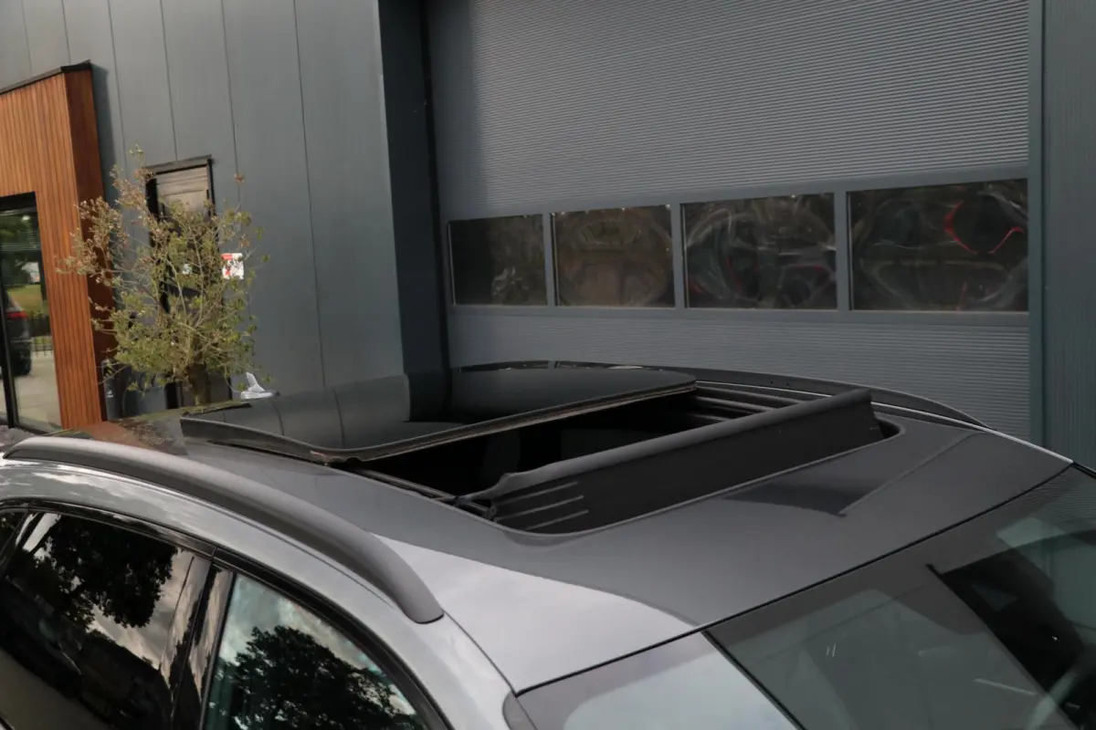 e-tron 313PK |2x S-LINE| BlackEdition AdaptiveCruise Panodak Luchtvering Trekhaak AppleCarplay Sfeerverlicht Led 87000KM BJ2019