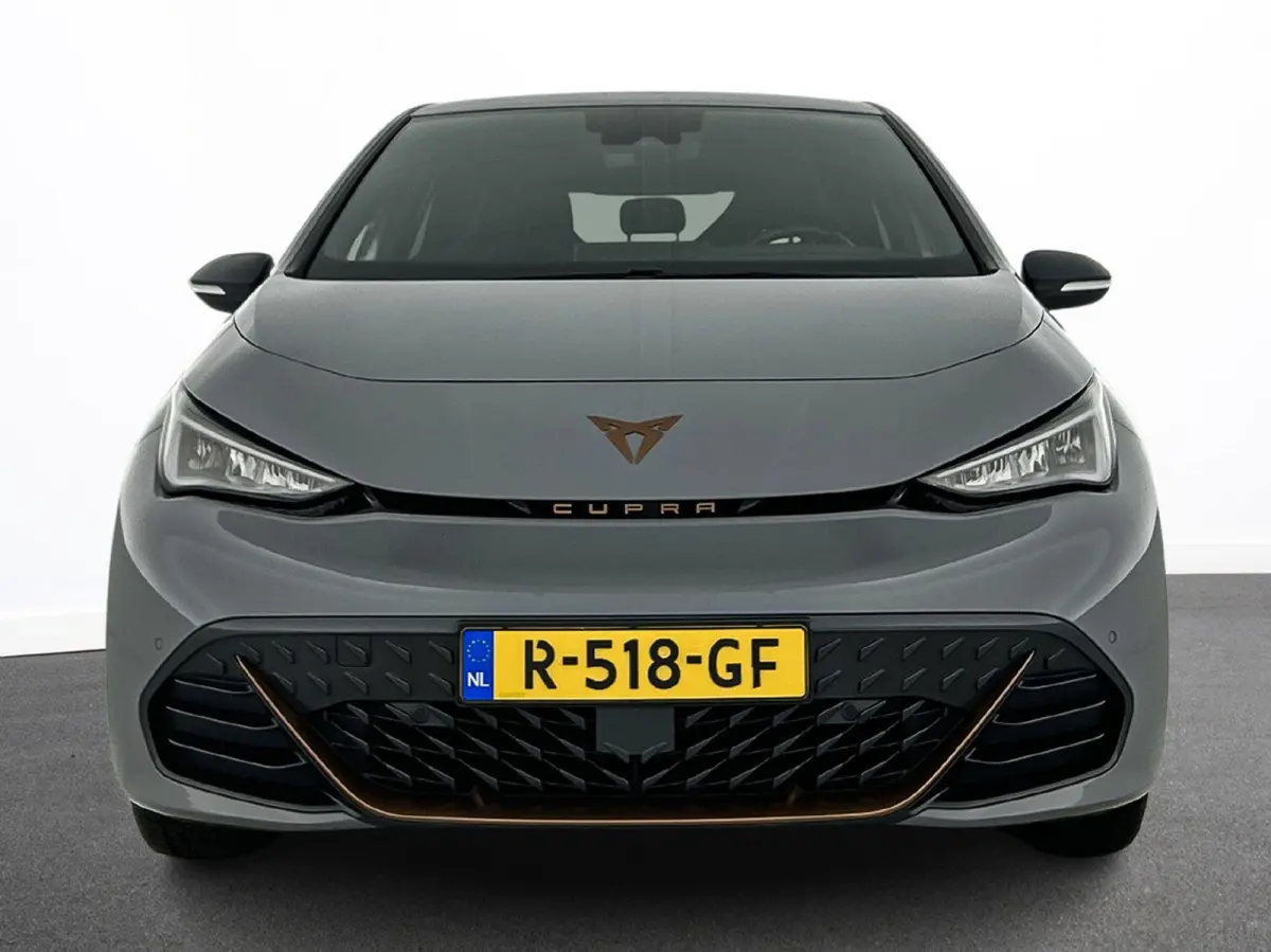 Business 62 kWh Automaat | Demo! |Navigatie Apple Carplay/ Android Auto Camera Parkeersensoren Adaptive Cruise Control Stoel- en stuurverwarming Full Led Climate Control Lichtmetalen velgen