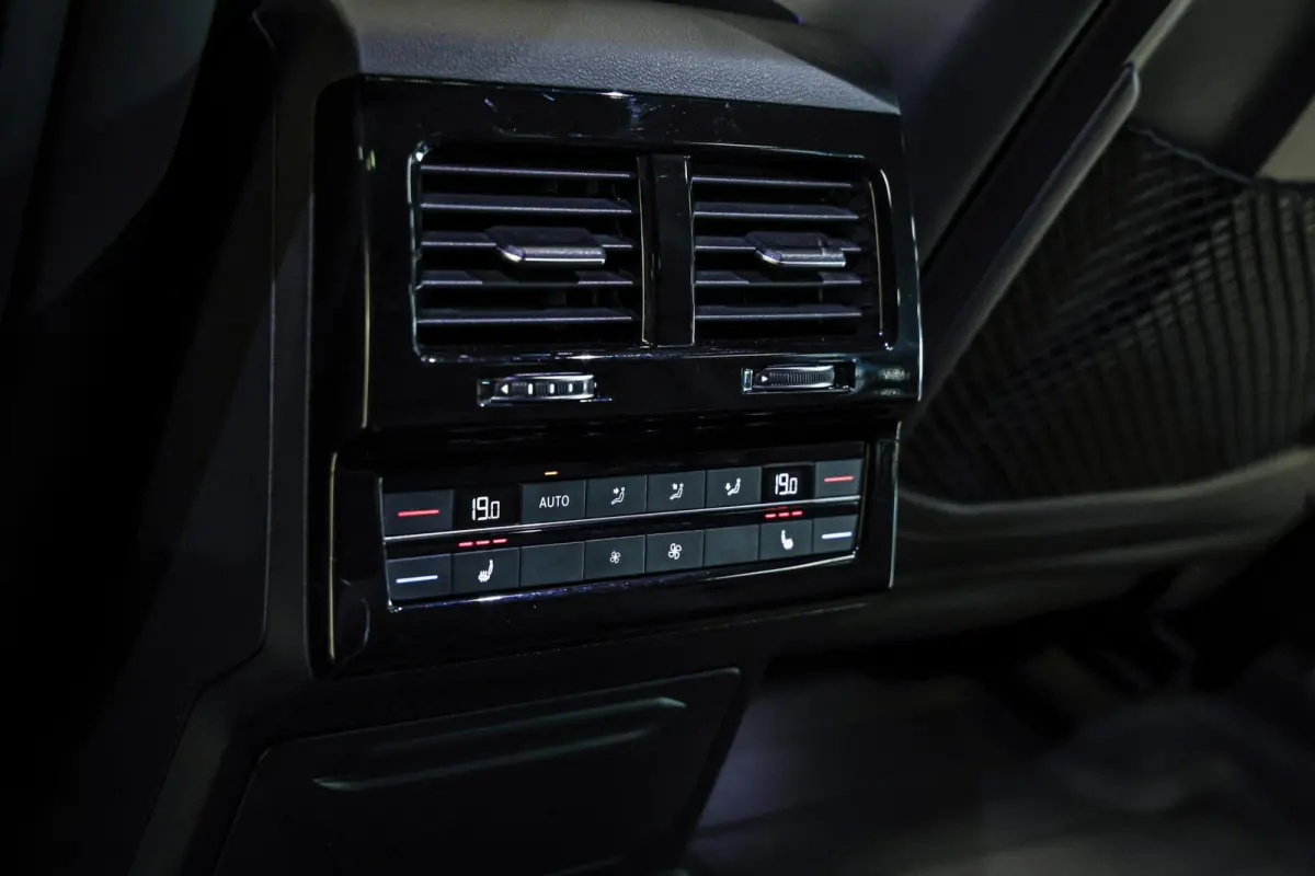 3.0 TSi 4MOTION R|HUD|Ventilatie|Pano|21"|Nacht|Trekhaak|360