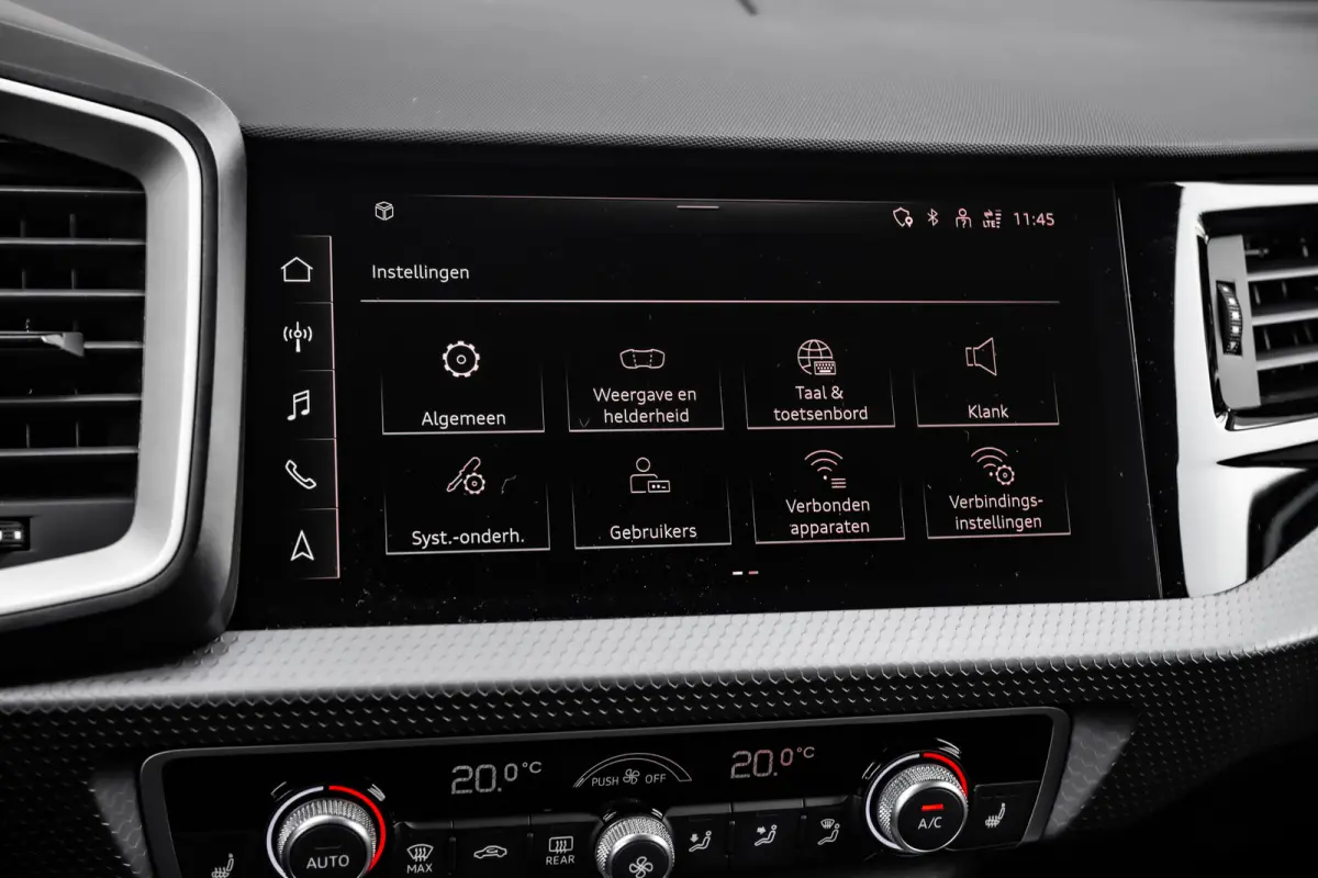 25 TFSI S edition | Stoelverwarming | 17" | | Alarm klasse 1(startblokkering) | Apple Carplay/Android Auto|telefoonintegratie premium | Cruise control