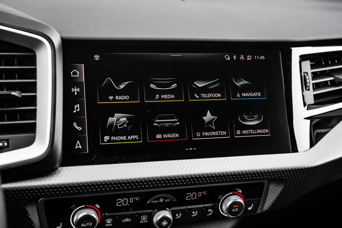 25 TFSI S edition | Stoelverwarming | 17" | | Alarm klasse 1(startblokkering) | Apple Carplay/Android Auto|telefoonintegratie premium | Cruise control