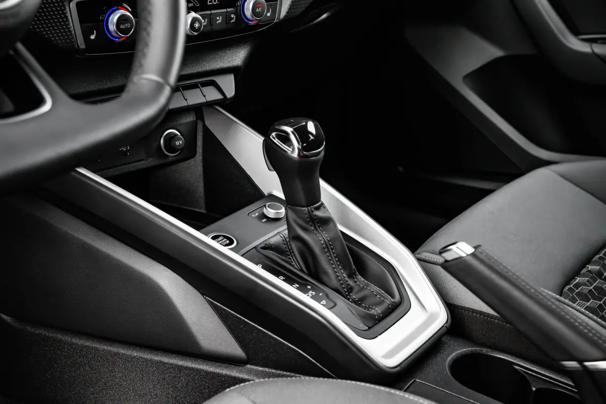 25 TFSI S edition | Stoelverwarming | 17" | | Alarm klasse 1(startblokkering) | Apple Carplay/Android Auto|telefoonintegratie premium | Cruise control