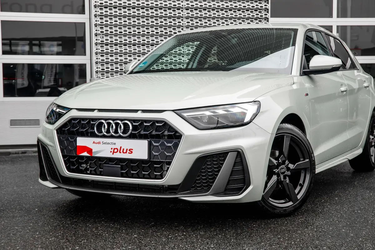 25 TFSI S edition | Stoelverwarming | 17" | | Alarm klasse 1(startblokkering) | Apple Carplay/Android Auto|telefoonintegratie premium | Cruise control