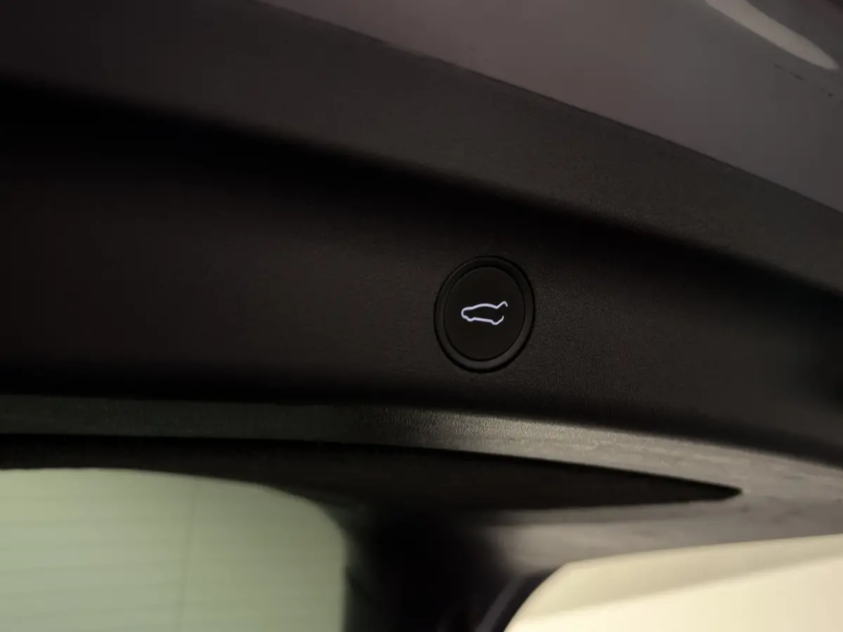 Long Range AWD 75 kWh | ACC | Stoelen verwarmd | Keyless
