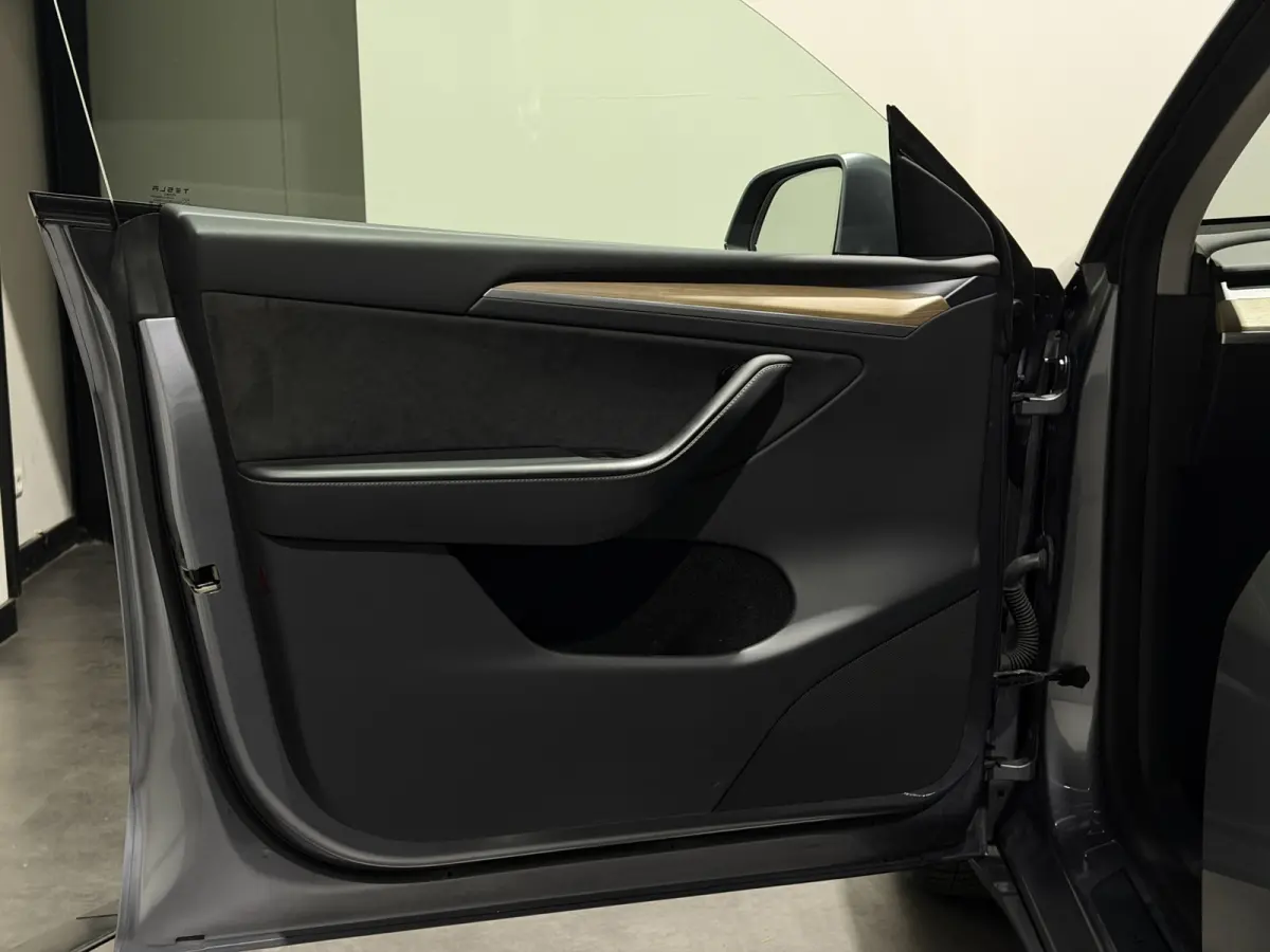 Long Range AWD 75 kWh | ACC | Stoelen verwarmd | Keyless