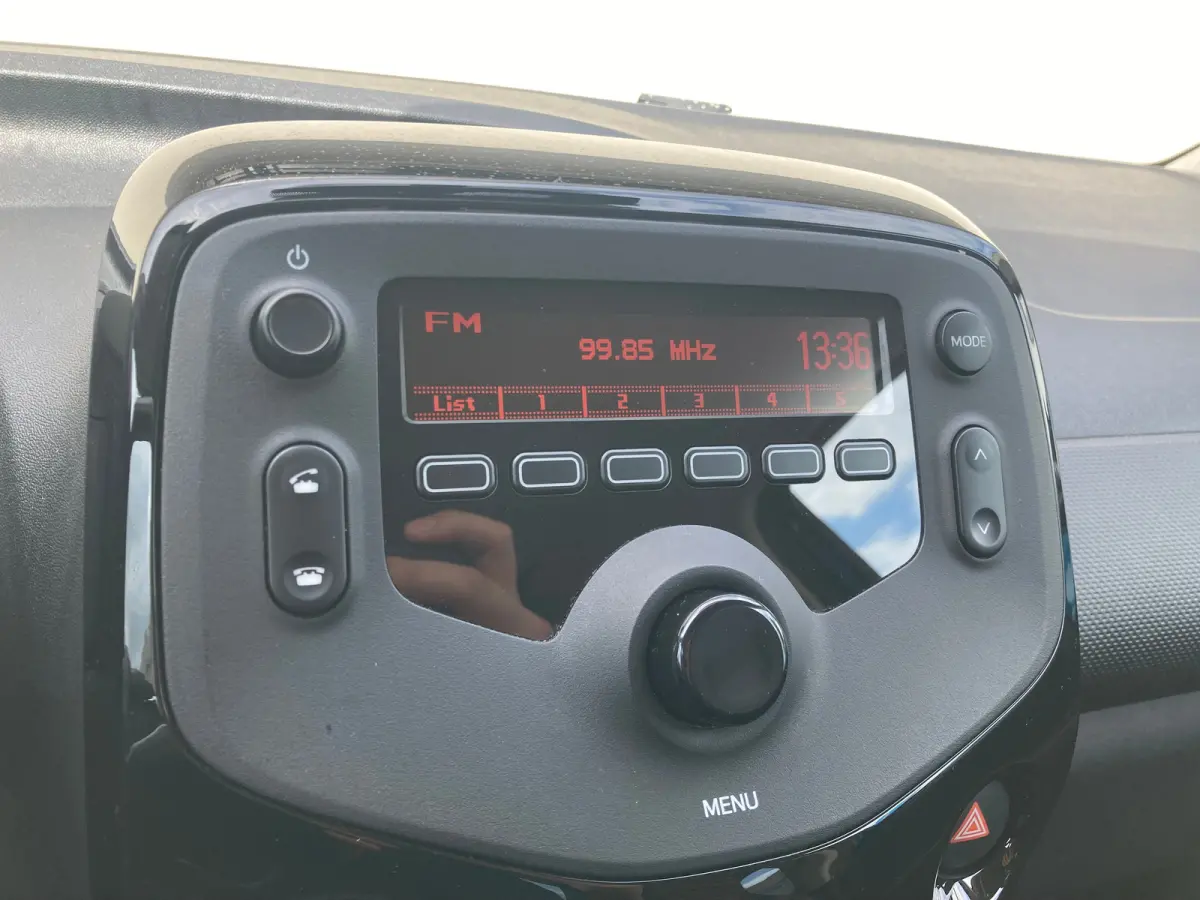 1.0 VTi Feel | Airco | Bluetooth | Chrome delen | NL auto |