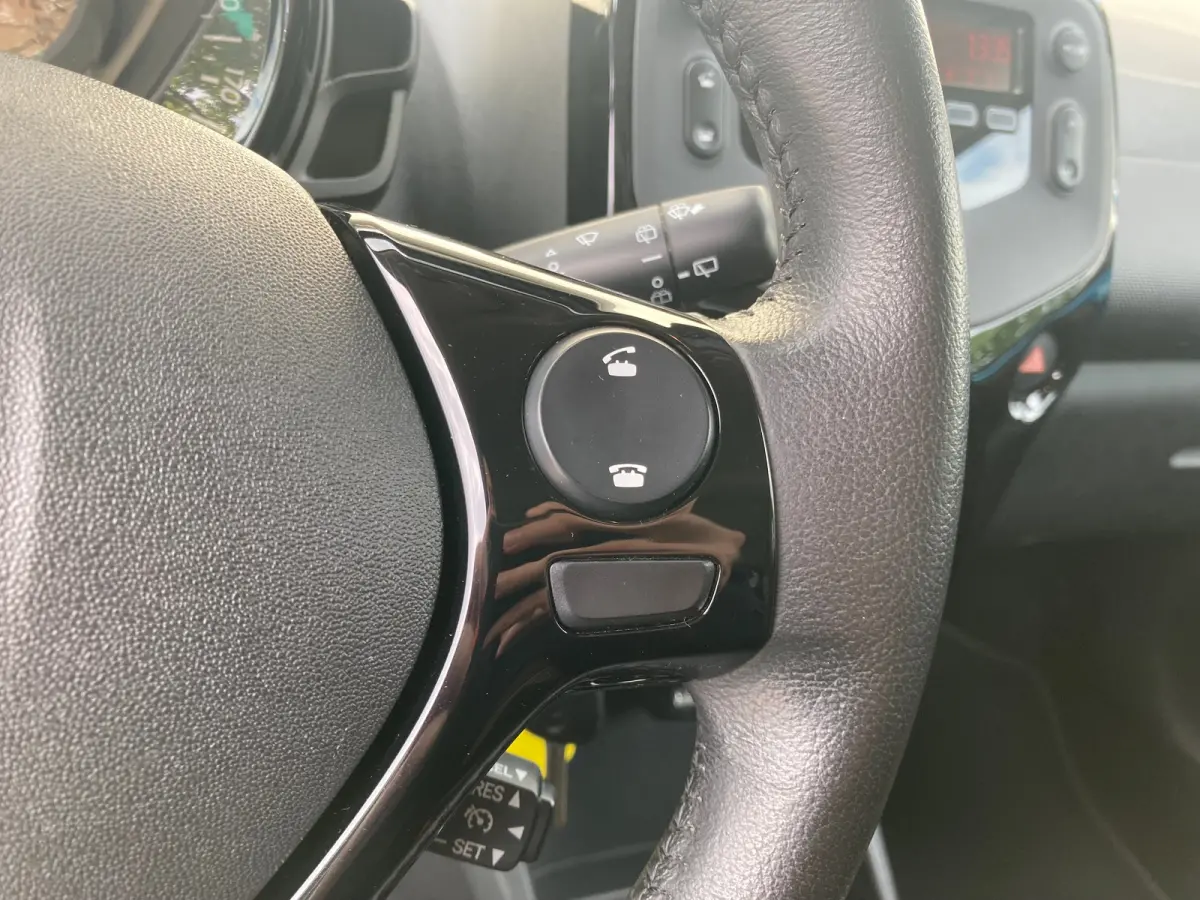 1.0 VTi Feel | Airco | Bluetooth | Chrome delen | NL auto |