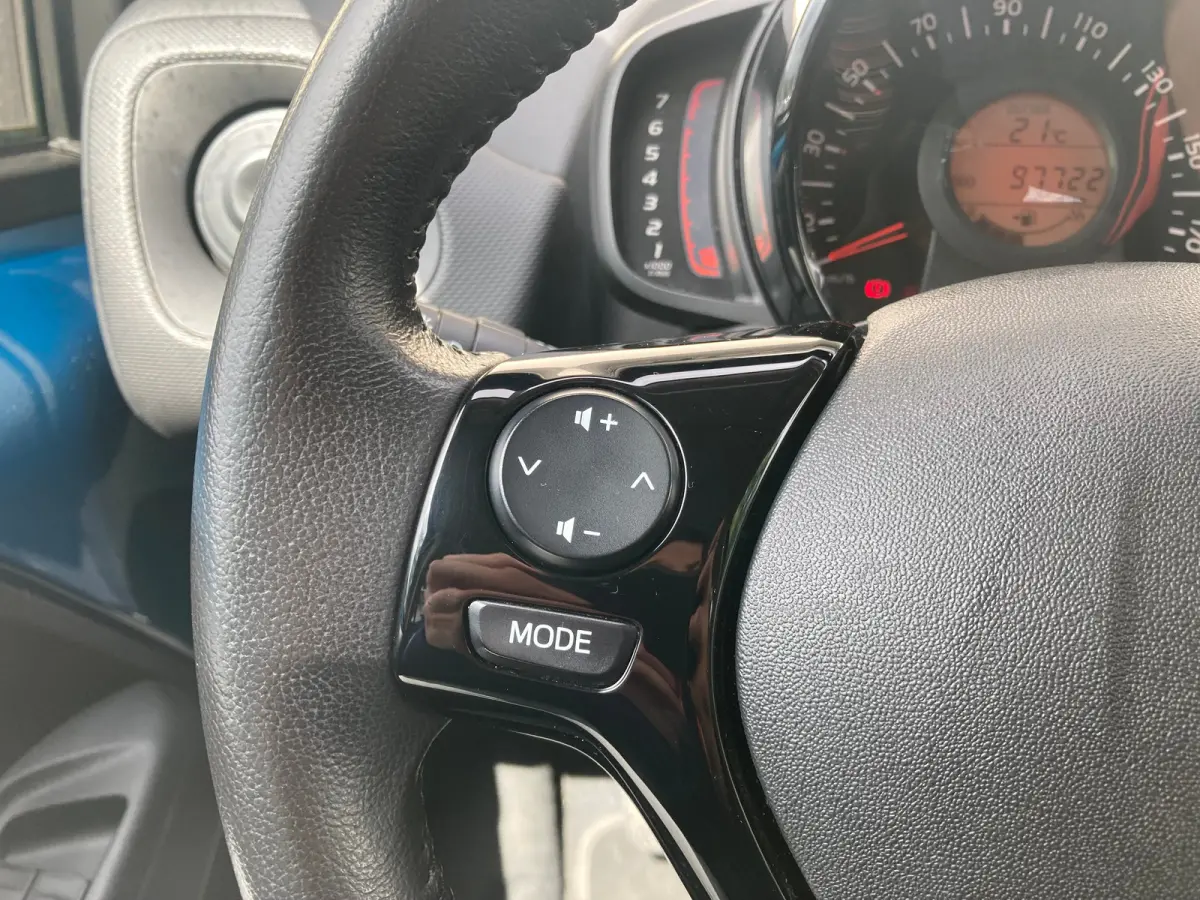 1.0 VTi Feel | Airco | Bluetooth | Chrome delen | NL auto |