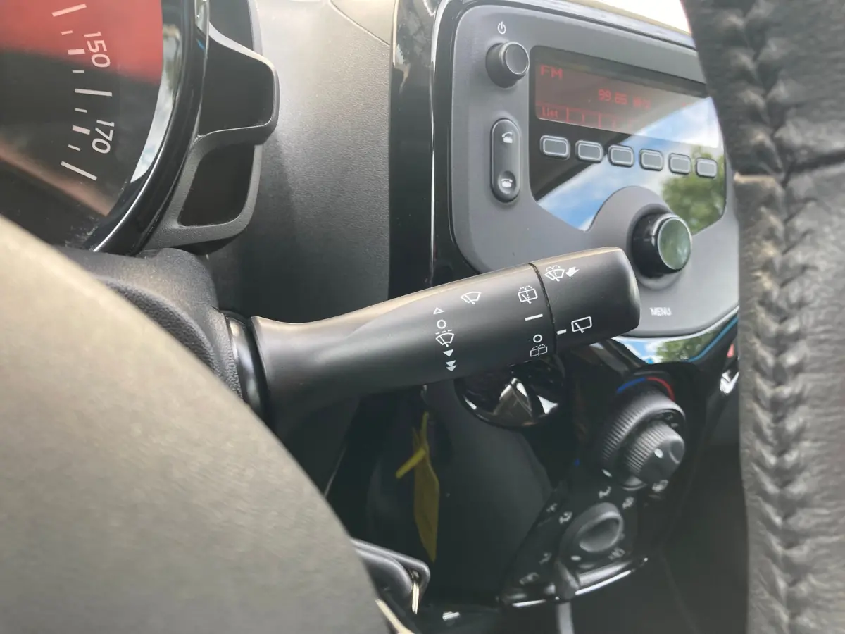 1.0 VTi Feel | Airco | Bluetooth | Chrome delen | NL auto |