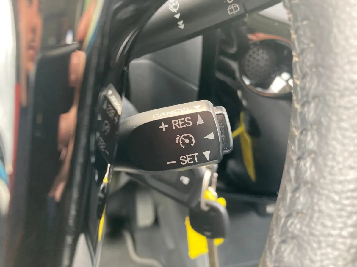 1.0 VTi Feel | Airco | Bluetooth | Chrome delen | NL auto |