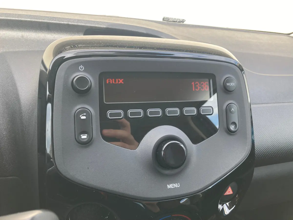 1.0 VTi Feel | Airco | Bluetooth | Chrome delen | NL auto |
