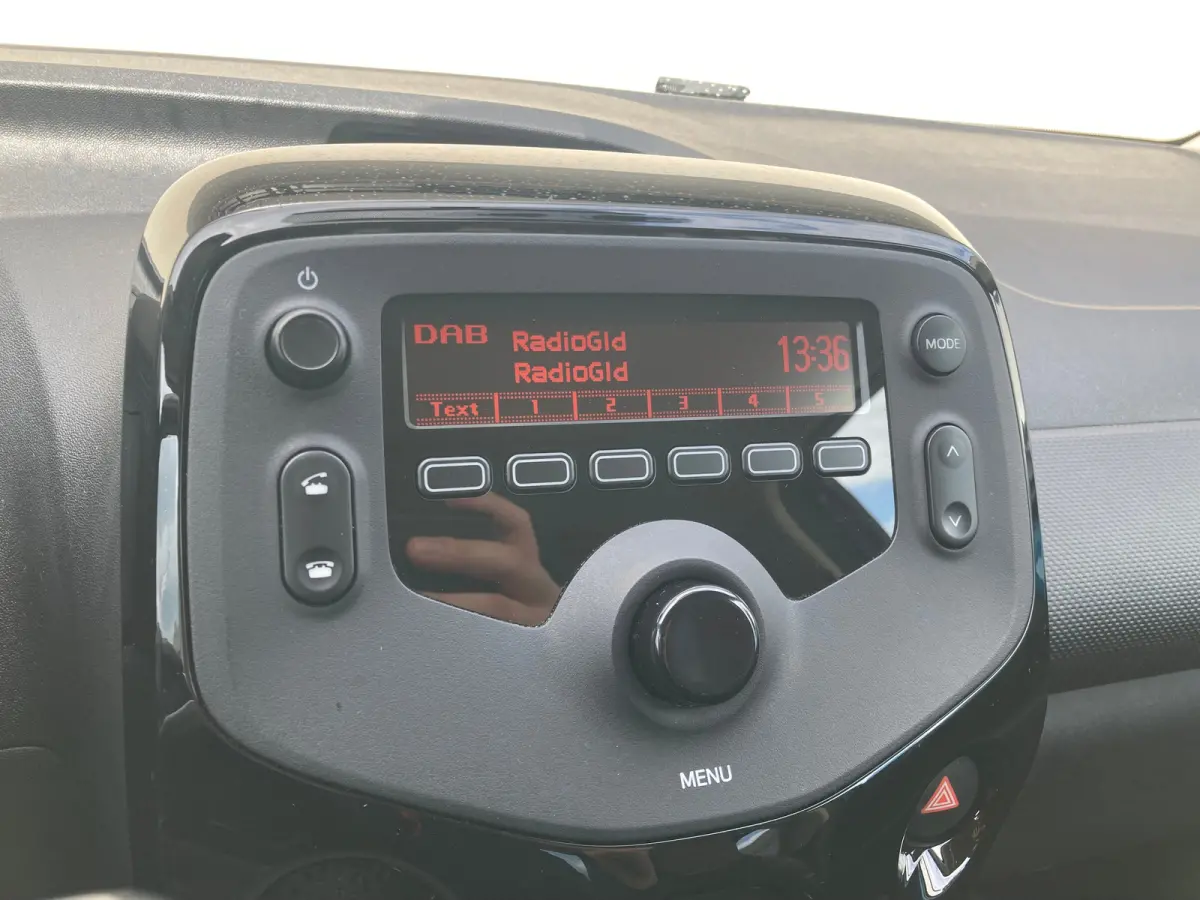 1.0 VTi Feel | Airco | Bluetooth | Chrome delen | NL auto |
